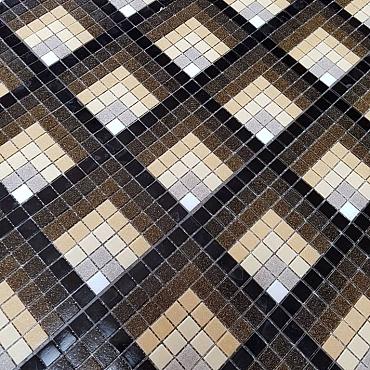 Amsterdam 32,2x32,2x0,4 Brown Soft Grain Glass Basic Serie Square