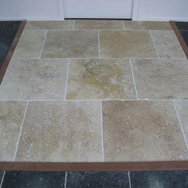 Travertin Scabas 60x60x1,5 Anticato Partij (ca. 46,44m²)