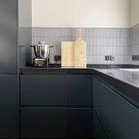 Sevilla 29,6x29,9x0,8 Light Grey Glossy Porcelain Glazed Finger