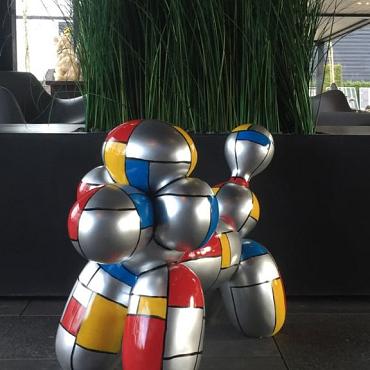 Beeld - Hond mondriaan decor 50cm =verkocht